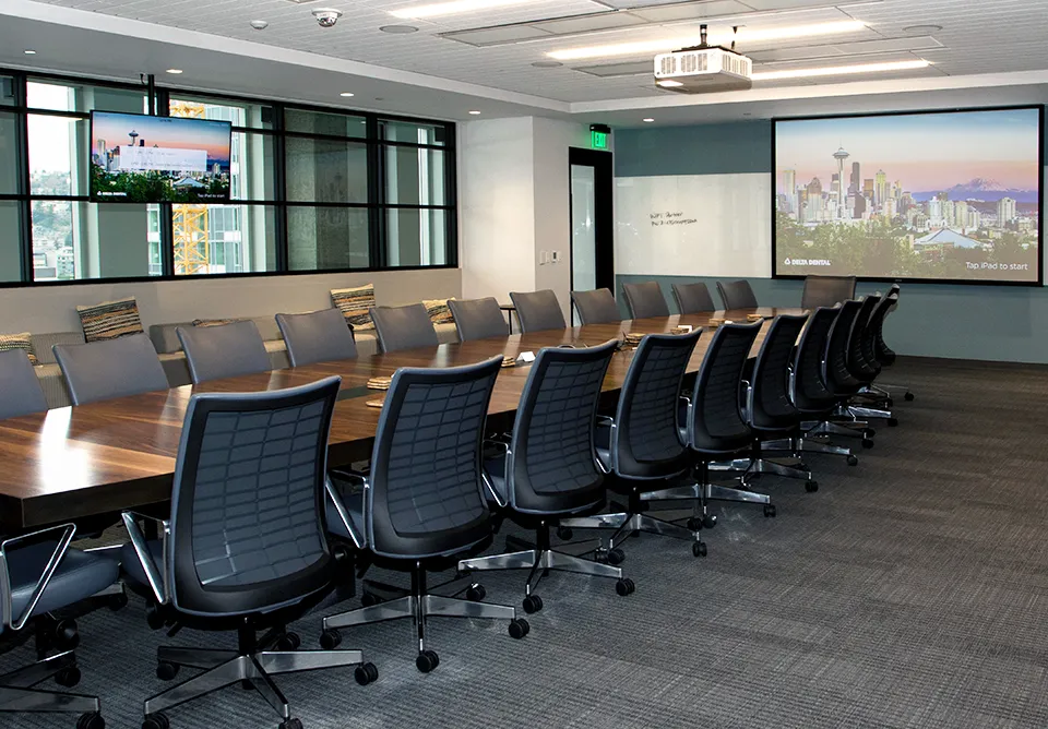 Breakout room with dual projection screens